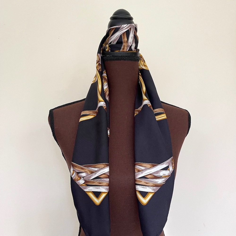 New Gucci Scarf Iconic Print Black Silk Wrap with Gucci Gift Box - Picture 15 of 16